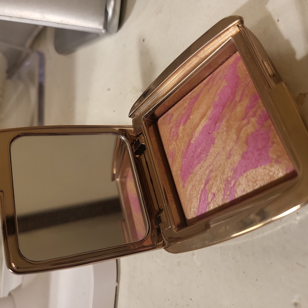 COPY - Hourglass Lighting Blush Radiant Magenta